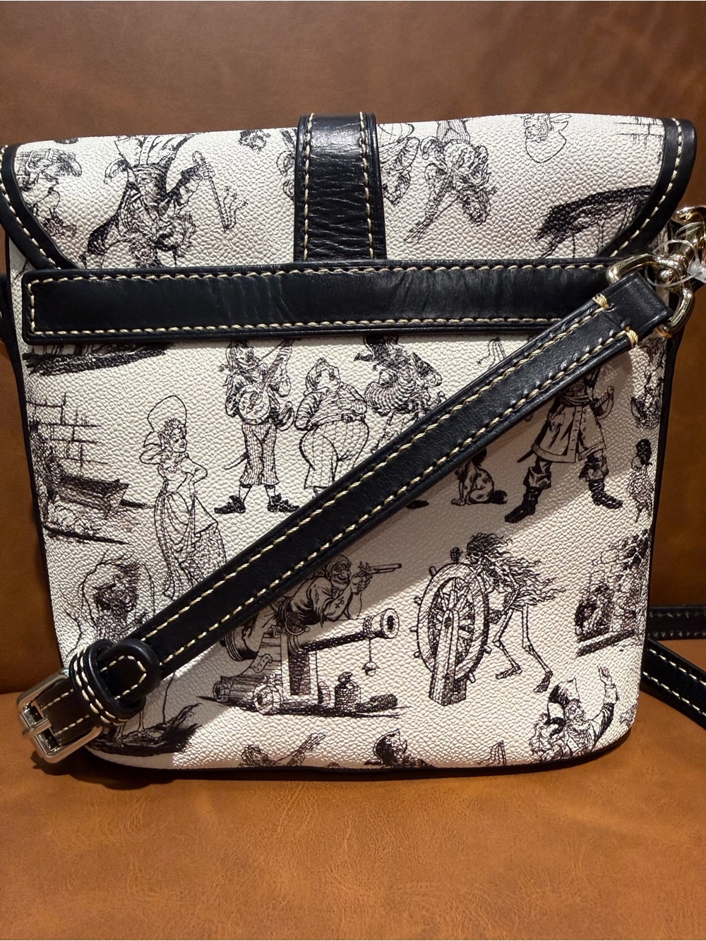 2017 Dooney & Bourke Disney Pirates of the Caribbean Tassel Crossbody - NWOT - Picture 5 of 10